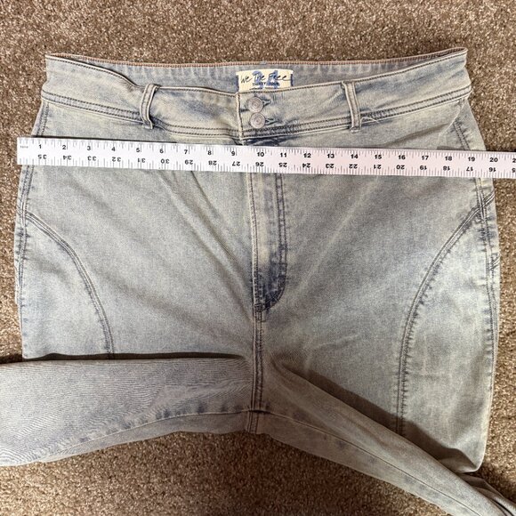 We The Free Crvy Flared Leg Jeans Womens 34 Light Blue Cotton Stretch Frayed Hem - Picture 9 of 16